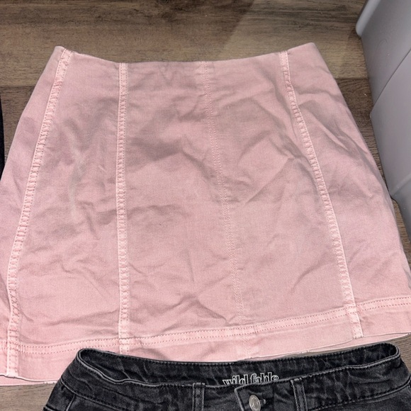 Women's Skirts - Picture 4 of 5